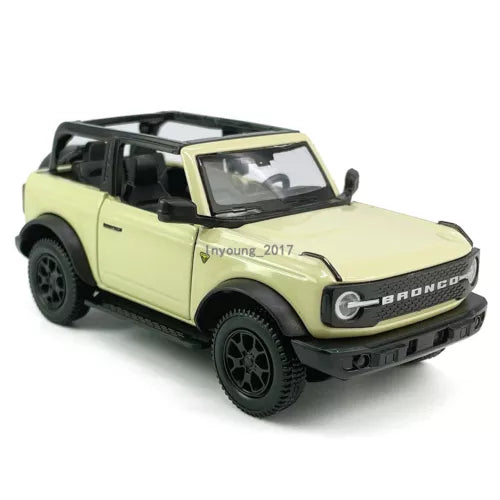 1:36 Ford Bronco convertible SUV diecast model car, light green with black top