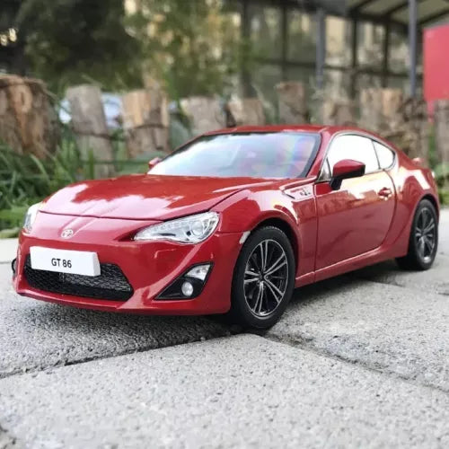 1:36 Toyota GT86 red diecast car model with black alloy wheels