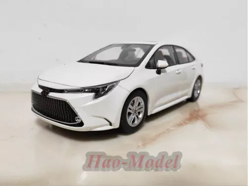 1:18 Toyota Lewin 2022 alloy diecast metal car, white front three-quarter view