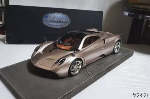 BBR Pagani Huayra 1:18 diecast car, metallic silver on display base