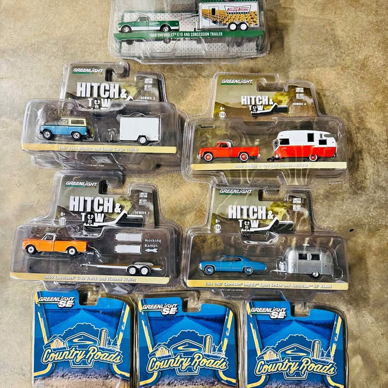Greenlight Hitch & Tow Country Roads diecast car lot in blister packaging
