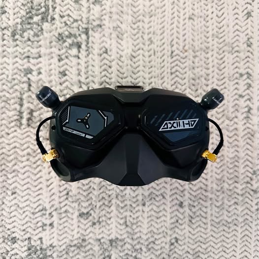 DJI HD FPV goggles V2 with dual antennas, black front view