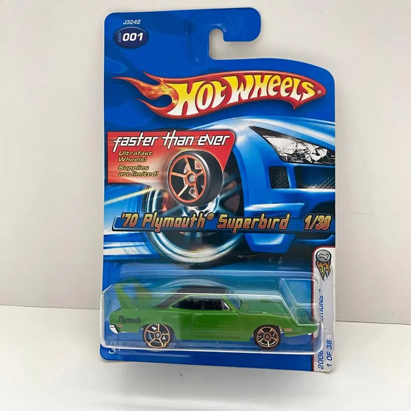 Green Hot Wheels 1970 Plymouth Superbird die-cast car blister pack, 1:38