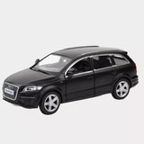 1/36 scale Audi Q7 black diecast model car with silver wheels, front three-quarter view