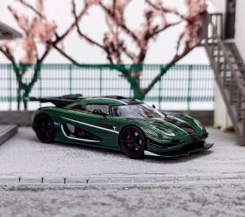 HKM 1:64 green Agera One diecast race car, detailed black wheels