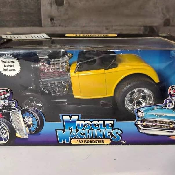 Muscle Machines diecast 1932 Ford roadster, yellow with chrome detail, front-left view