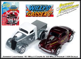 1:64 diecast car 2-pack with white-gray and dark red vintage vehicles, side view