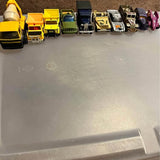 Diecast collector vehicles set of mixed-color trucks and cars