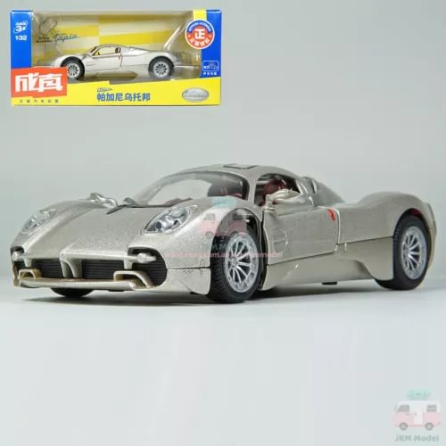 1/32 Pagani Utopia diecast model car, silver coupe with detailed front and wheels