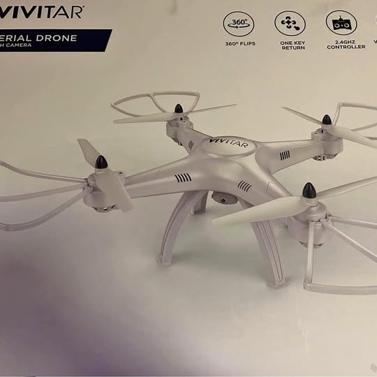 VIVTAR camera drone, white quadcopter with four propellers