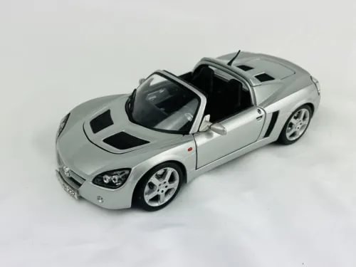 1:18 scale Opel Speedster CR silver diecast sports car model, front and side view