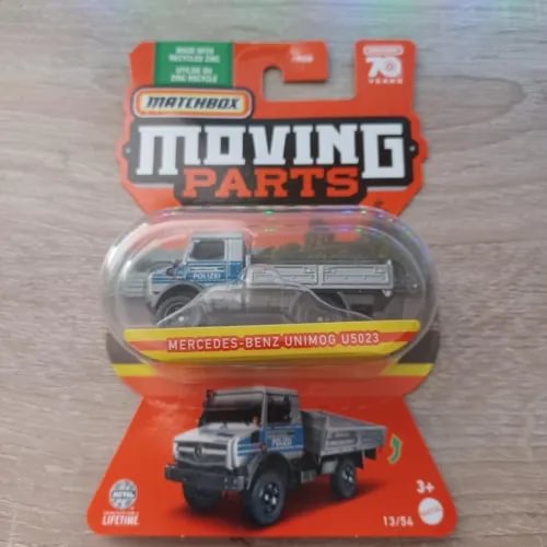 Matchbox Mercedes-Benz Unimog U5023 diecast parts set in orange blister