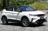 White 1:18 scale SUV diecast car model with front grille and black wheels