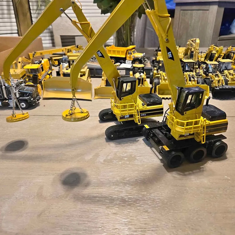 Norscot 1/50 diecast yellow construction crane model with tires and boom