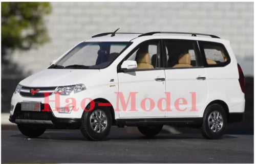 1:18 Wuling MPV diecast metal model car, white, front-side view