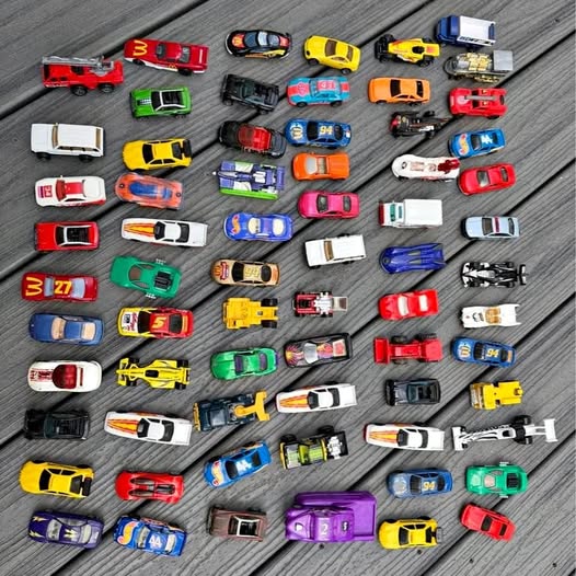 Hot Wheels diecast car lot with assorted styles and colors, 1970s–early 2000s