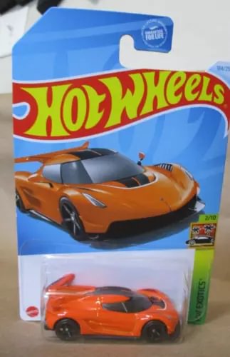 Orange 1:64 diecast Koenigsegg Jesko in Hot Wheels blister package