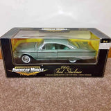 1:18 diecast 1960 Ford Starliner car model, green, in display box