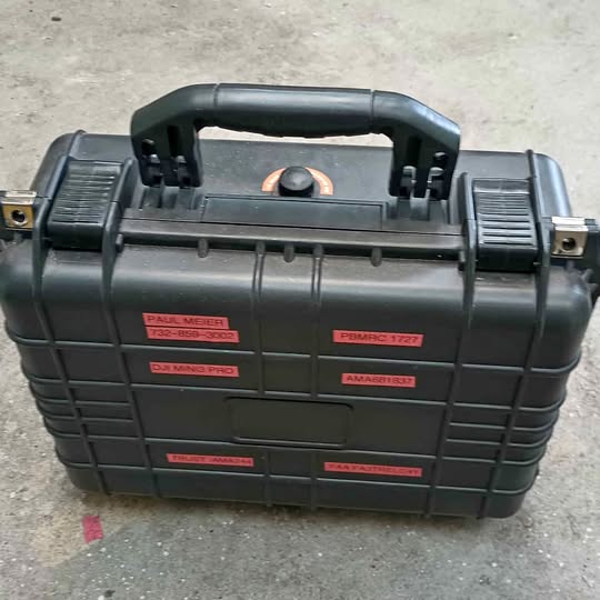 Hard-shell drone transport case with carry handle