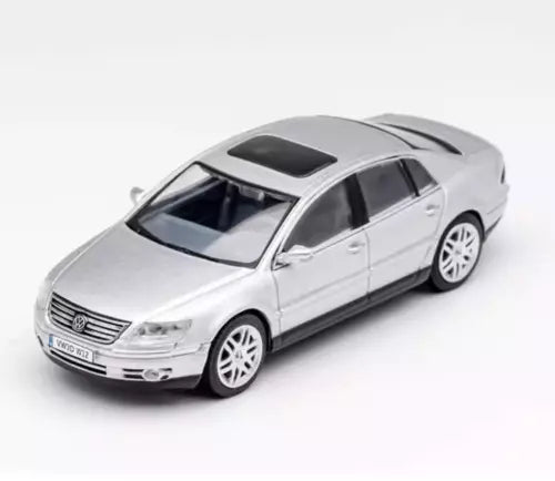1:64 silver VW Phaeton luxury sedan diecast model car with detailed wheels