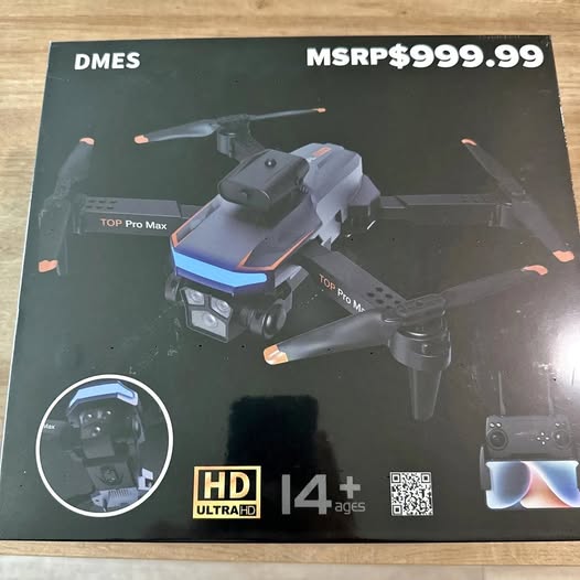 Quadcopter drone shown on retail box, HD Ultra HD and 4+ ages label
