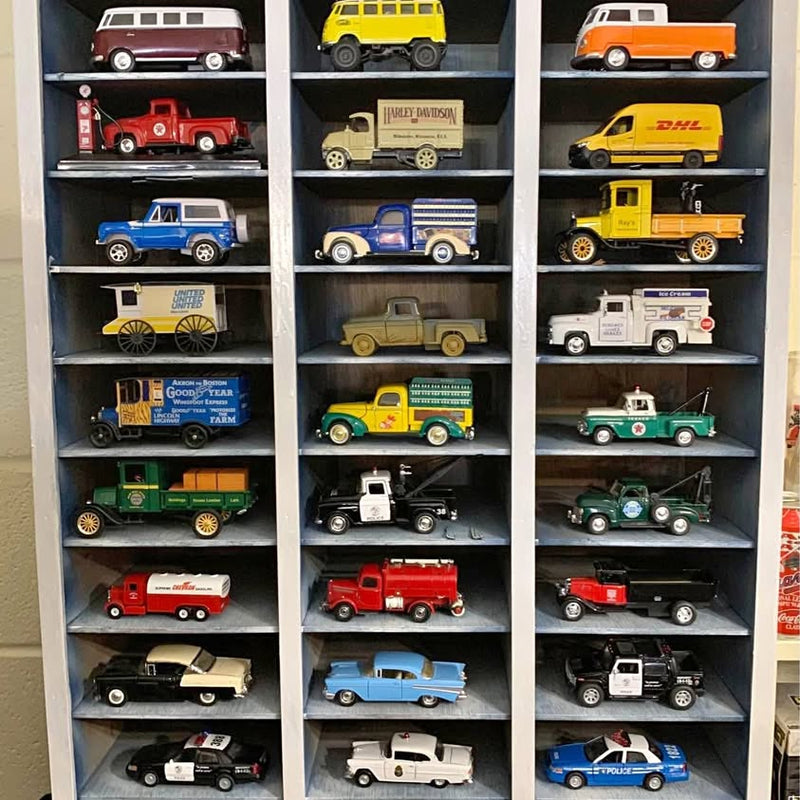 Diecast vehicle display set with assorted mini cars and trucks