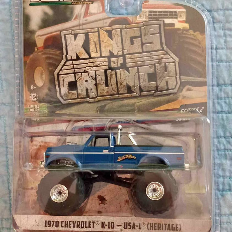1:64 diecast pickup truck in blue with chrome details, in retail blister pack
