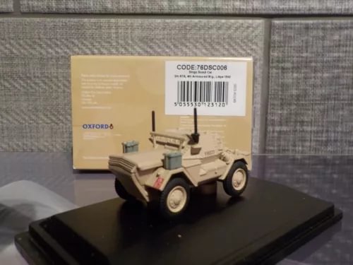Tan armoured scout car model with turret and antenna, 1/76 scale