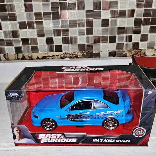 Jada Fast & Furious diecast Mia's Acura Integra 1:32 in red display box