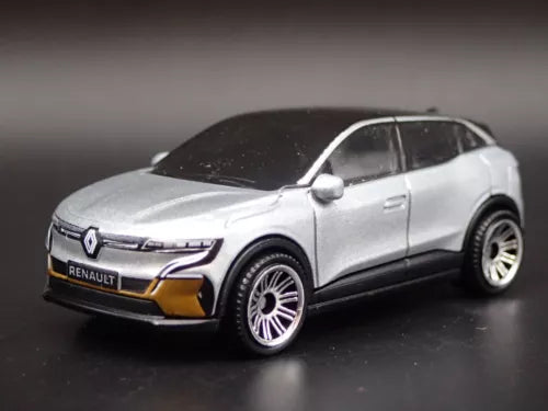 White Renault Megane SUV diecast model car, black wheels and side trim