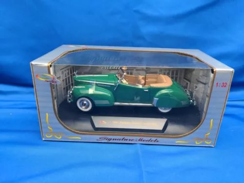1:32 diecast car model in retail box, green classic 1941-style coupe