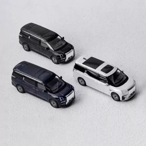 Alloy diecast toy car models in black and white, detailed body, four-wheel design