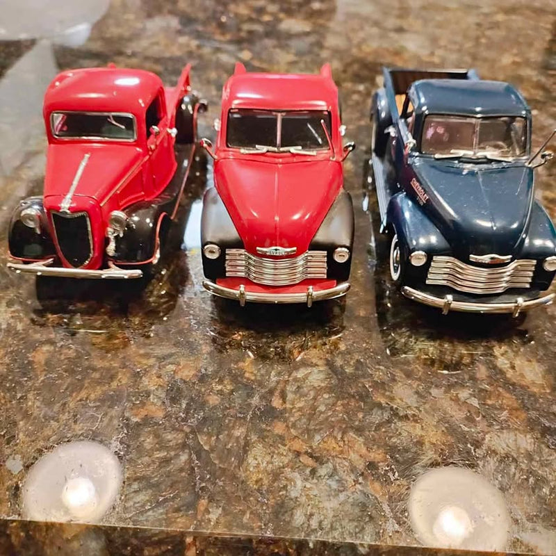 Diecast model trucks set of three, red and blue classic pickup replicas