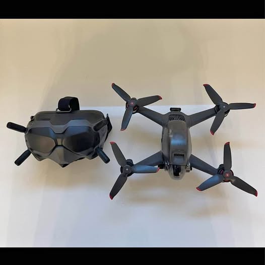 DJI FPV Everett WA drone with FPV goggles, gray quadcopter with four propellers