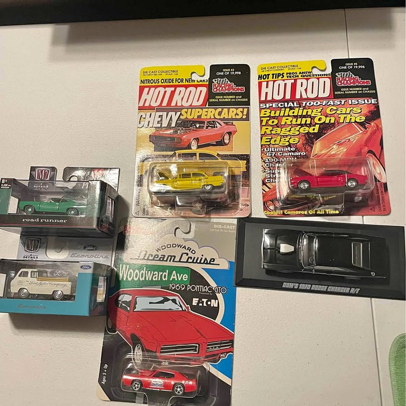 Diecast car lot of 6 in retail blister boxes with cars inside