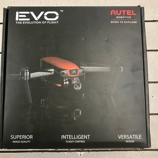 Autel EVO 4K drone box with red drone illustration and Autel Robotics logo
