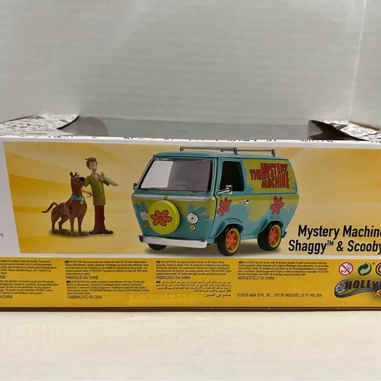 Scooby-Doo Mystery Machine 1:24 diecast vehicle in retail box, blue with graphics