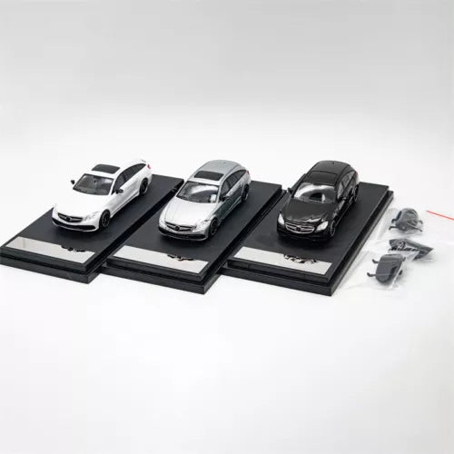 1:64 diecast shooting break model cars set, three vehicles on black display bases