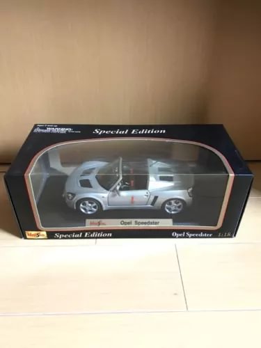 Silver Opel Speedster 1:18 diecast car model in display box, Special Edition