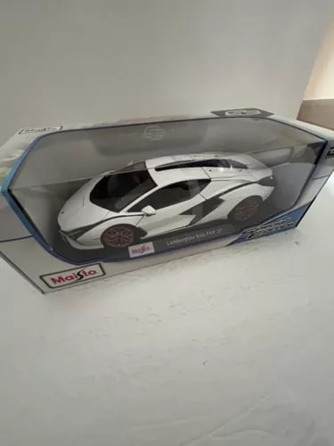 1:18 diecast Lamborghini Sian FKP 37 car figure, white with black accents, in box