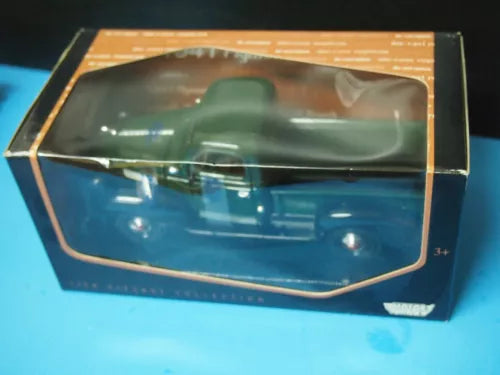 Motor Max 1:24 1941 Plymouth truck diecast in display box, blue cab