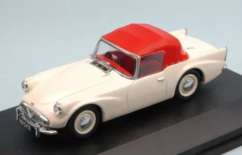 1:43 diecast road vehicle model, cream body with red roof, front 3/4
