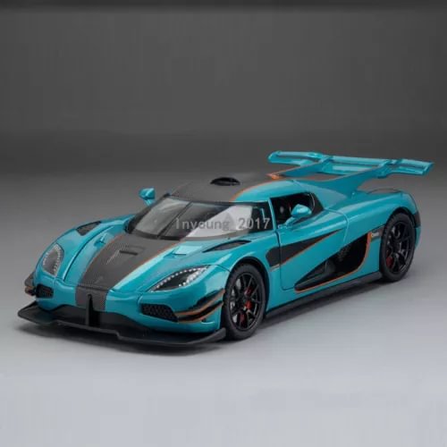 1:24 Koenigsegg One:1 diecast model car, turquoise blue with black racing stripes, front view
