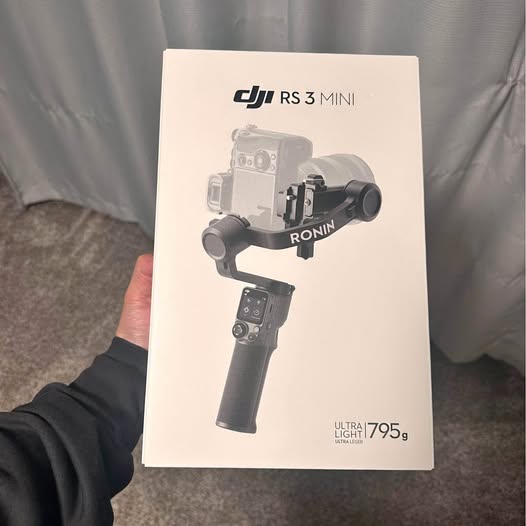 DJI RS 3 Mini gimbal stabilizer retail box with handheld camera rig
