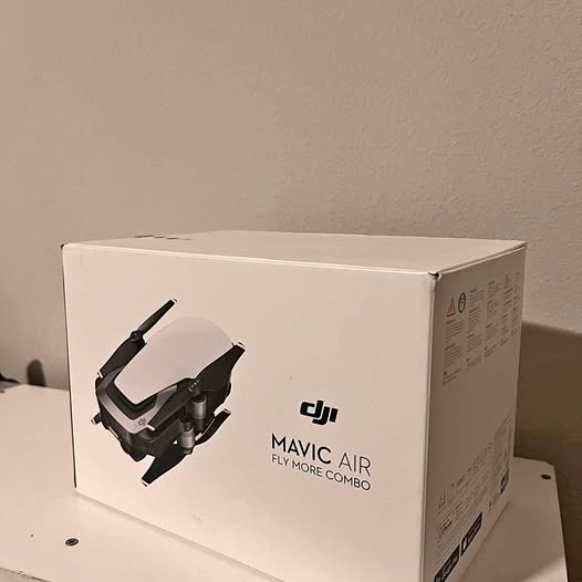 DJI Mavic Air Fly More Combo drone box with drone illustration