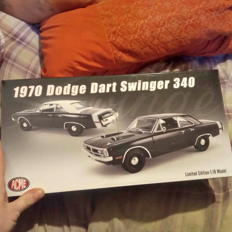 1/18 diecast 1970 Dodge Dart Swinger 340 car model in box