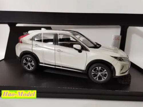 1:18 scale Mitsubishi Eclipse Cross diecast metal model car, white, side view