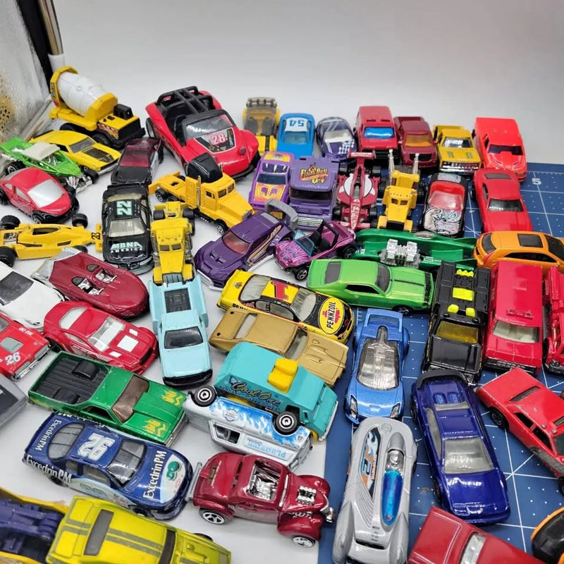 Assorted diecast toy car lot, mixed colors and styles, 15 vehicles