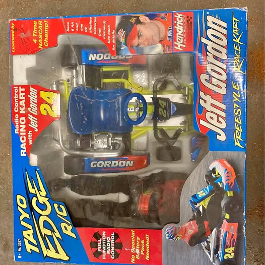 Diecast truck toy set in retail box, blue cab with yellow accents, GORDON label
