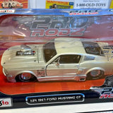 SHIPS - Maisto Pro Rodz 1:24 Diecast Collection 1967 Ford Mustang GT Rare All White!! - $12 Shipping Orangeburg NY